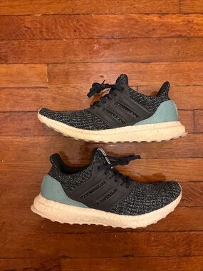 Men’s adidas ultraboost Parley Knit Running Sneakers size 7